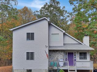 103 Summer Dr, Dingmans Ferry, PA 18328