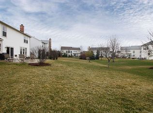 111 Rosewood Dr, Streamwood, IL 60107