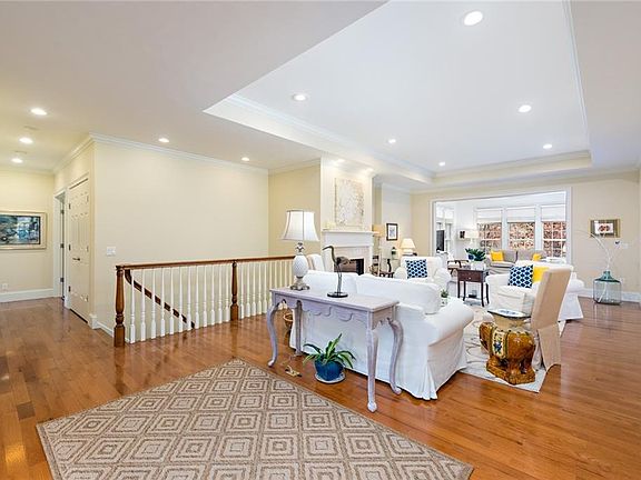 5th image of 8 Kettle Close