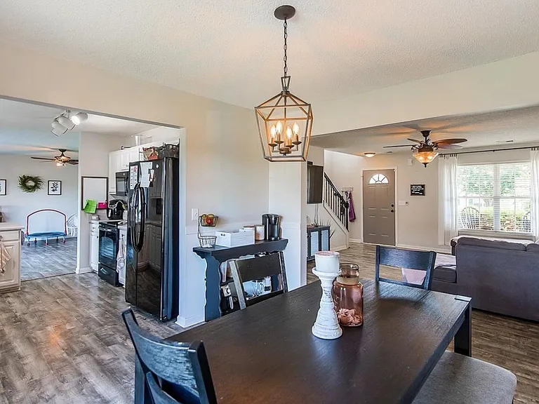 456 Candleglow Dr — Photo 6
