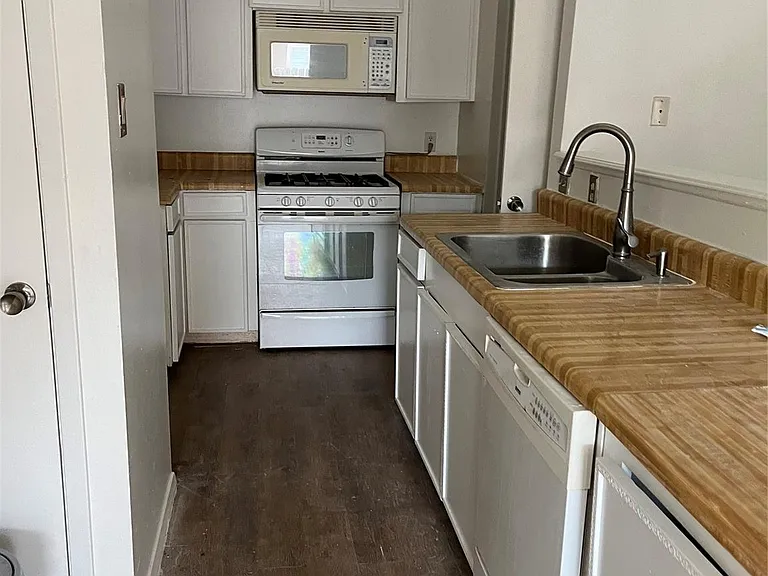 616B Normal Park Dr #B — Photo 4