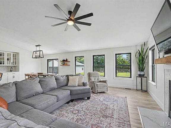 5th image of 30944 Bonnie Bell Dr