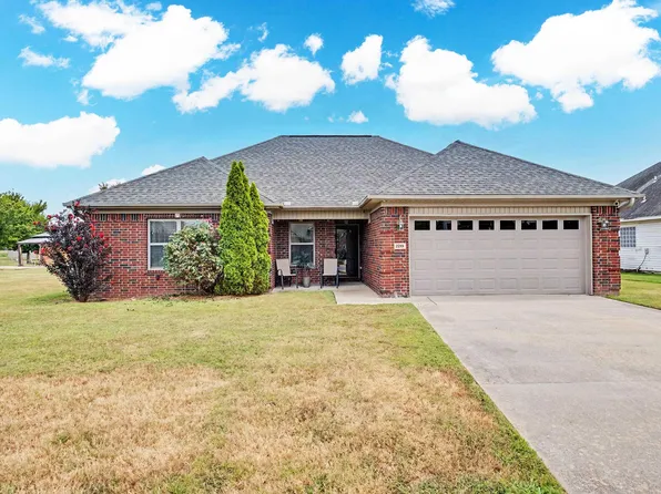 2218 Moortown Dr, North Little Rock, AR 72117