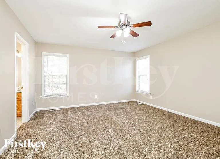 263 Carriage Ln — Photo 11