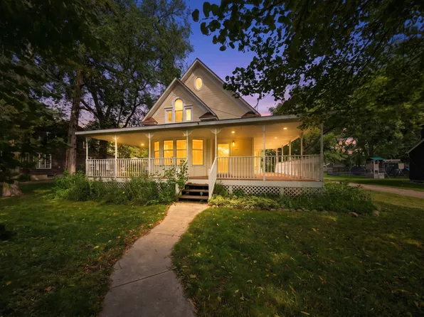 317 8th St, Farmington, MN 55024