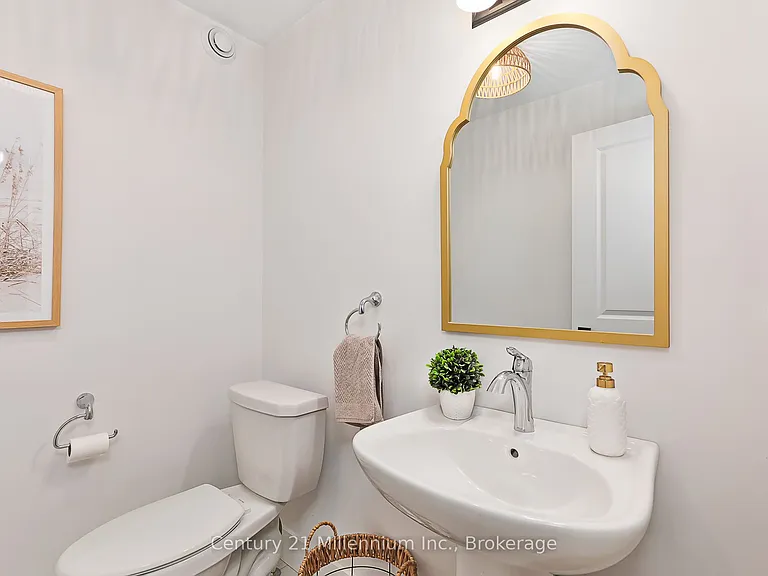 160 Sycamore St — Photo 18