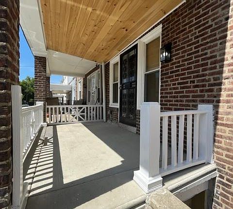 4th image of 25 Ashmead Pl S