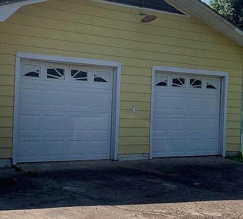 2nd image of 301 E 13th St