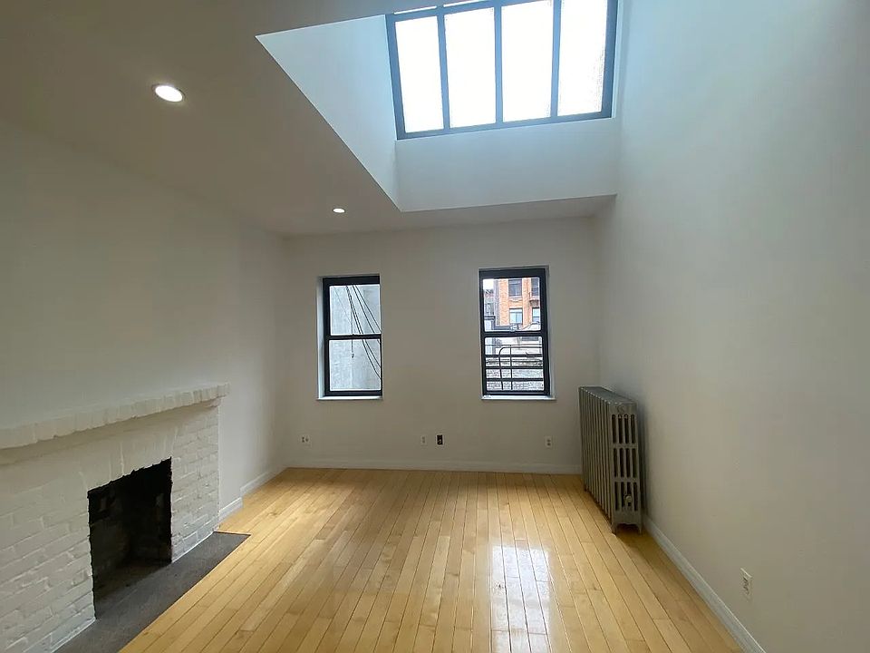 1st image of 21 Jones St #9