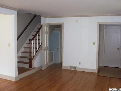 3rd image of 208 Elmwood Dr