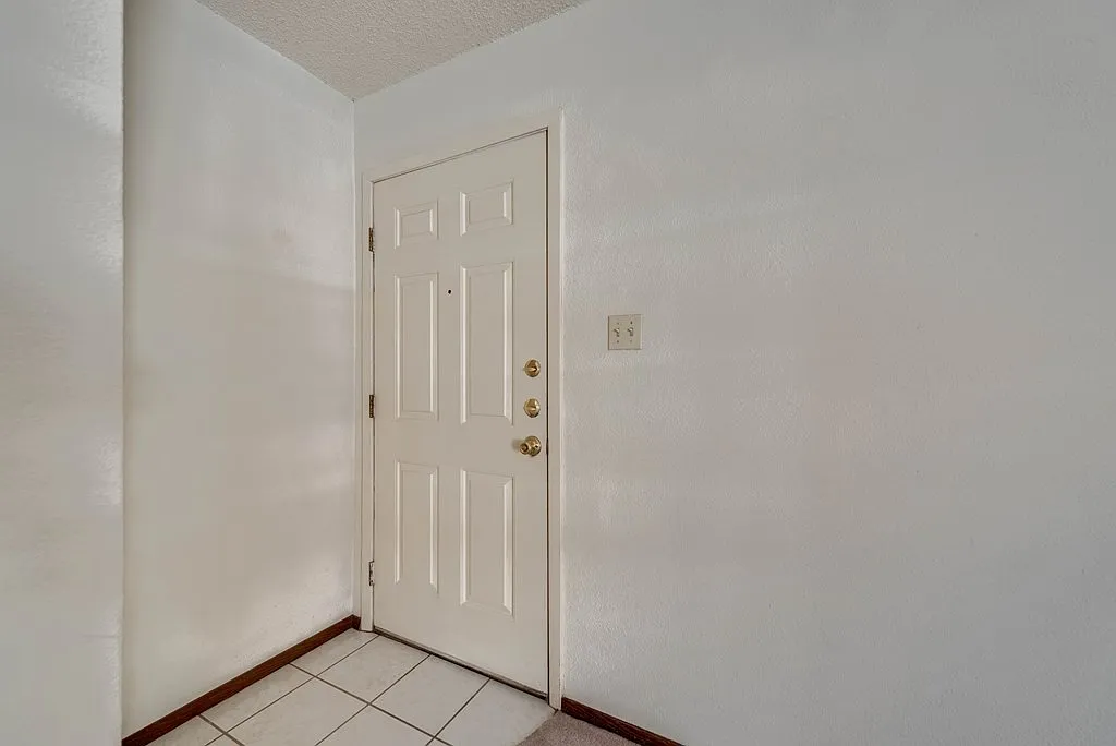 2 bed, 925 sqft, $1,090 — Photo 4