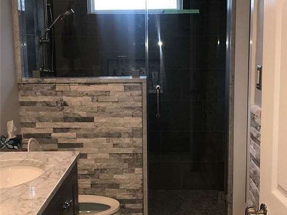2nd image of 21 Parkwood Dr