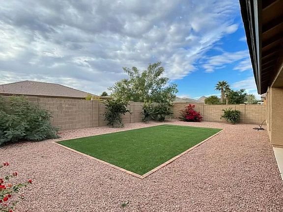 5th image of 1979 W Half Moon Cir