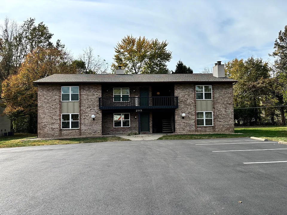 205 Lakewood Ct #5