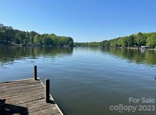 461 Emerald Shores Rd, Mount Gilead, NC 27306