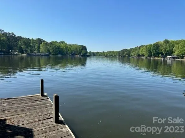 461 Emerald Shores Rd, Mount Gilead, NC 27306