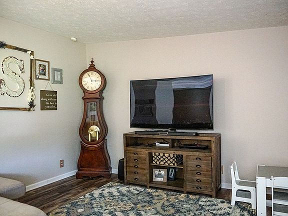 5th image of 35750 Linden Ln