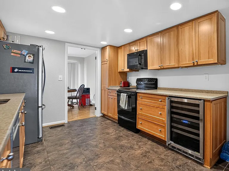 5607 Vantage Point Rd — Photo 8