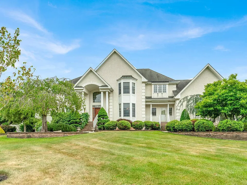 19 Meadowlark Dr