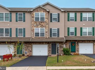 1050 Matthew Dr, York, PA 17404