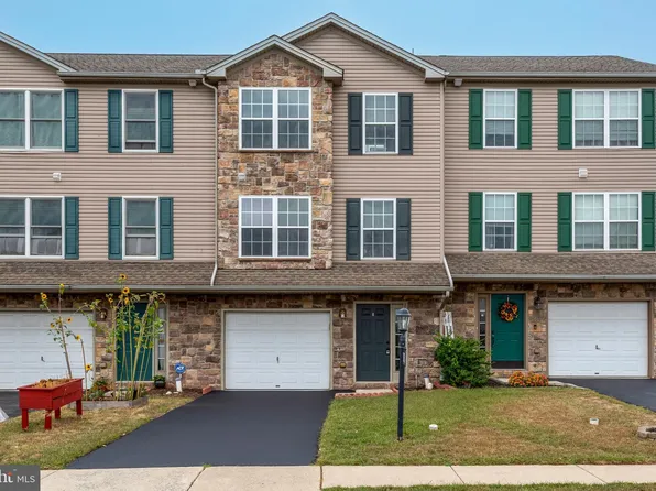 1050 Matthew Dr, York, PA 17404