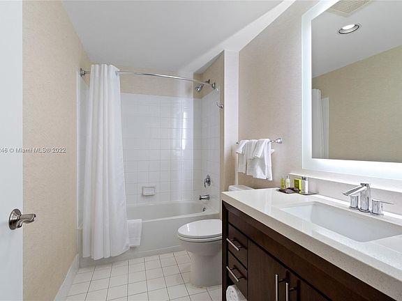 5th image of 17375 Collins Ave #1908-2