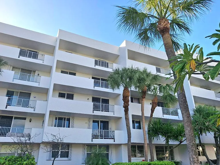 1421 S Ocean Blvd #315 — Photo 26