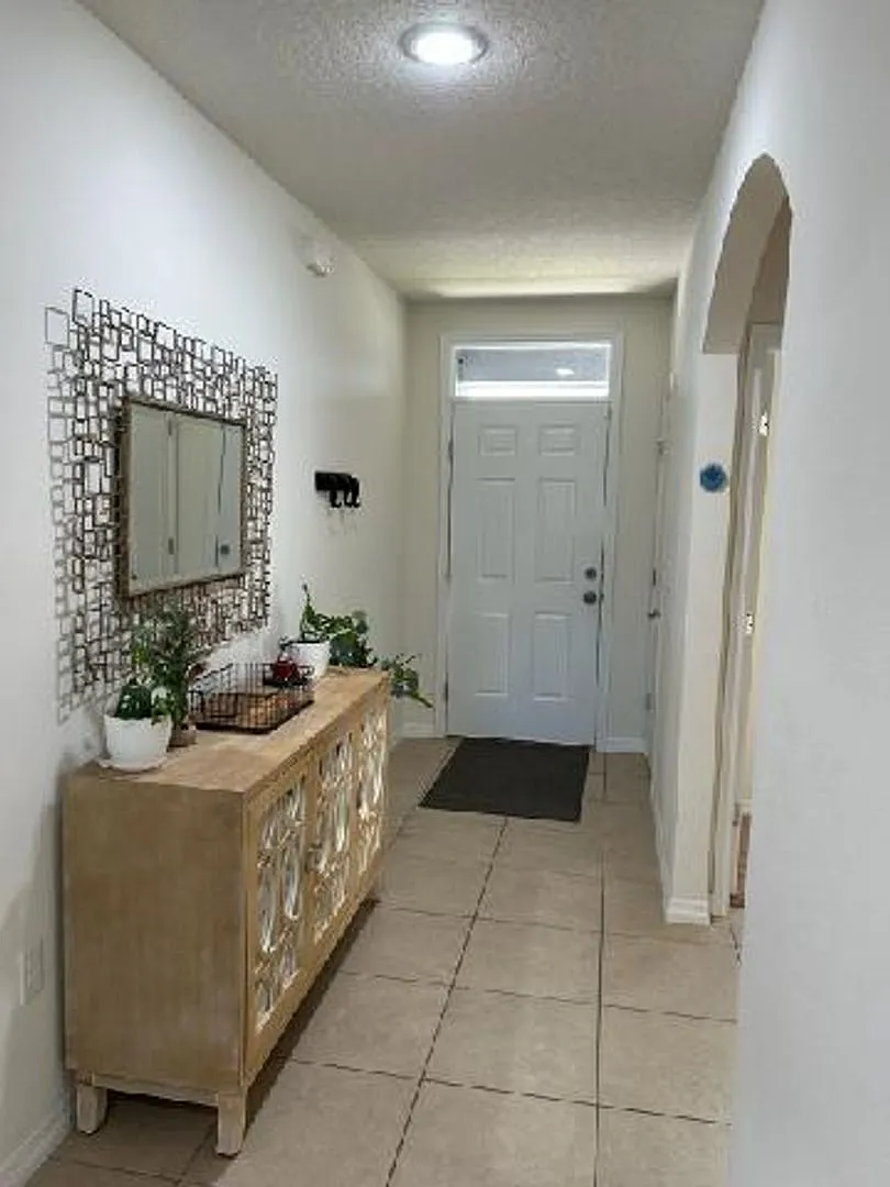 Beautiful 4-Bedroom, 2-Bath house in Lakeside Landing Community. — Photo 3