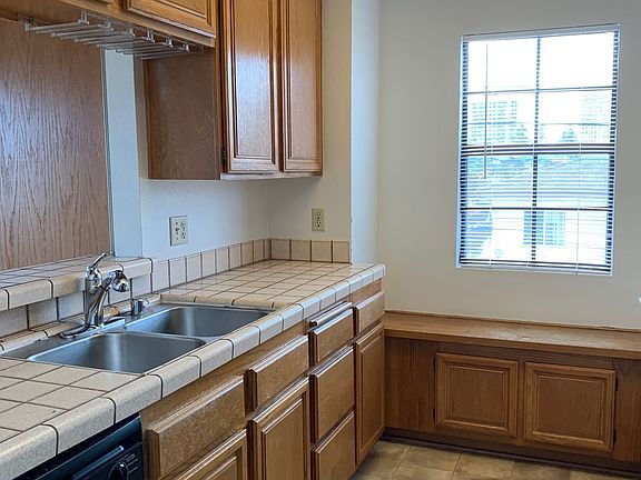 3rd image of 3950 Louisiana St Unit 205