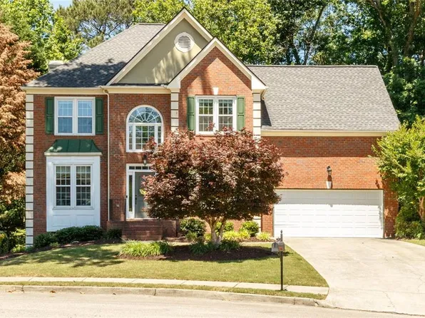 320 Hillside Manor Dr, Sugar Hill, GA 30518