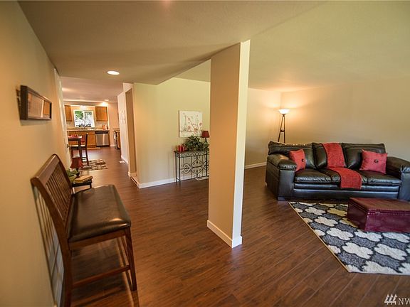 3rd image of 2325 Ponderosa Dr SE