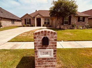310 Oar Wood Dr, Granbury, TX 76049