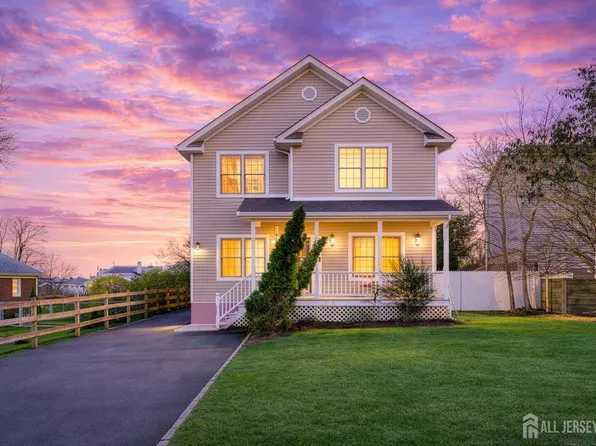 29 Tower Rd, Edison, NJ 08820