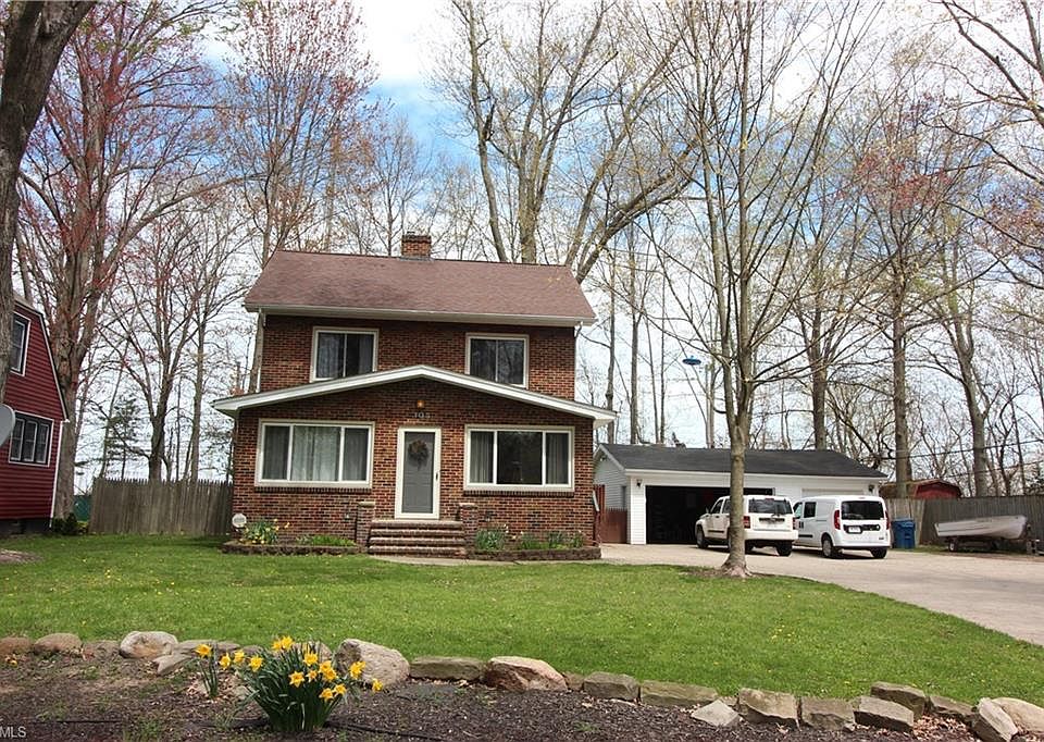 1st image of 105 Keewaydin Dr