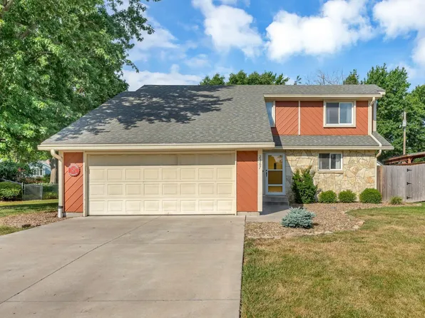 2367 SW Ashworth Pl, Topeka, KS 66614