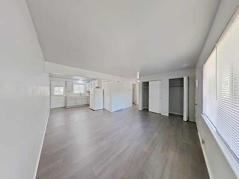 1394 Goddard Rd — Photo 2