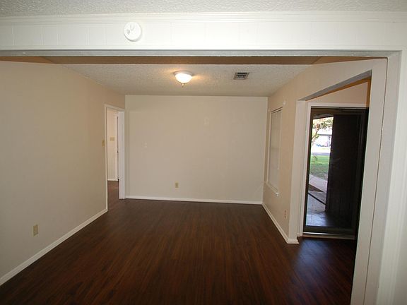 3rd image of 1804 Mulberry Dr