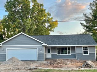 2220 Allouez Ave, Green Bay, WI 54311