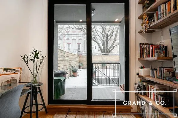 Rented by Grand & Co. | media 25