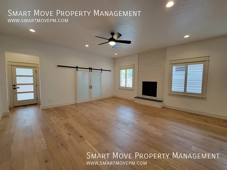 2463 N Ashgrove Ln — Photo 5
