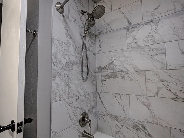 2505 Greenfield Dr — Photo 10