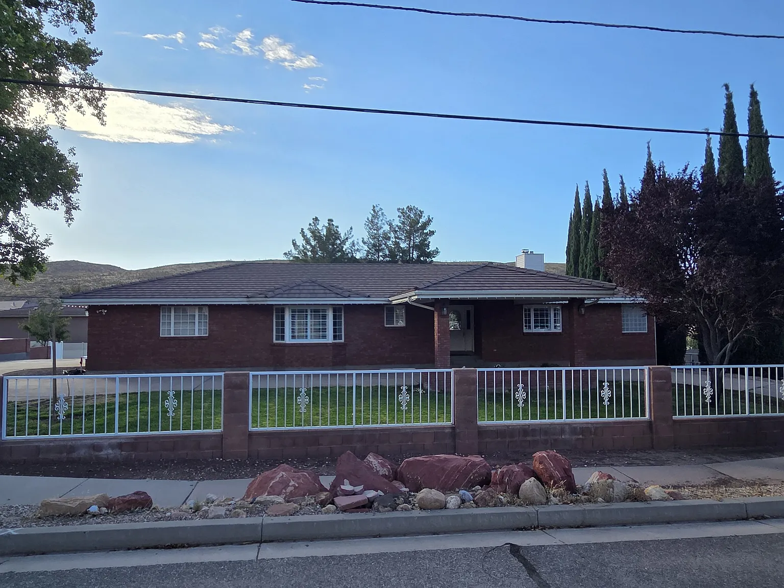 2 bed, 2400 sqft, $2,450 — Photo 1