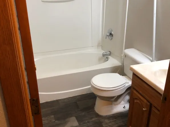 1017 N Summit Ave #3, Madison, SD 57042