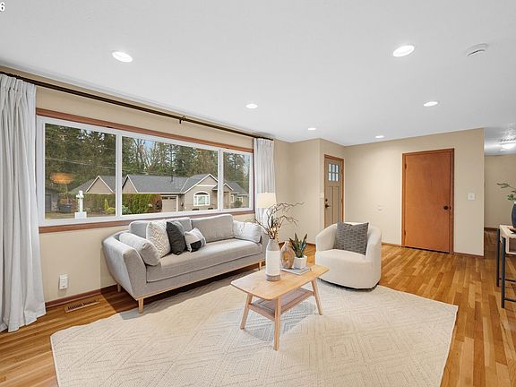 3rd image of 3910 Calaroga Cir