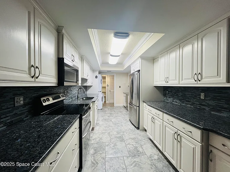 115 N Indian River Dr #109 — Photo 5