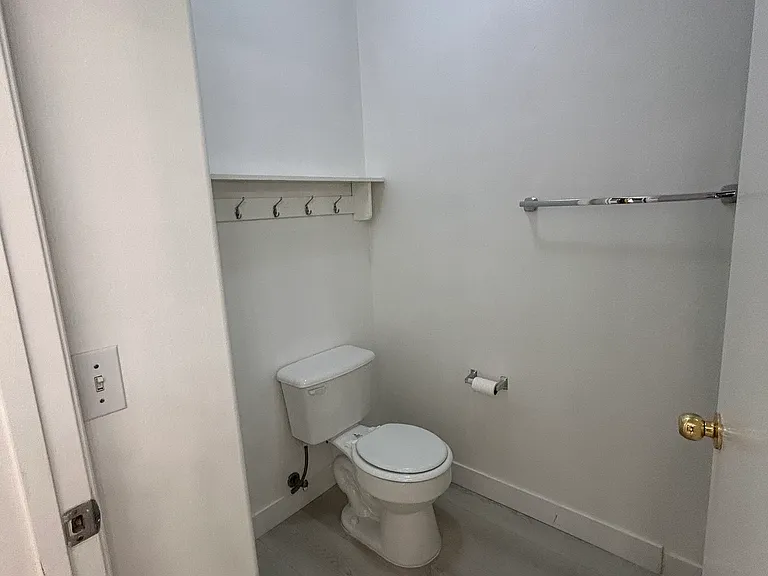 2110 Los Feliz St #1060 — Photo 8