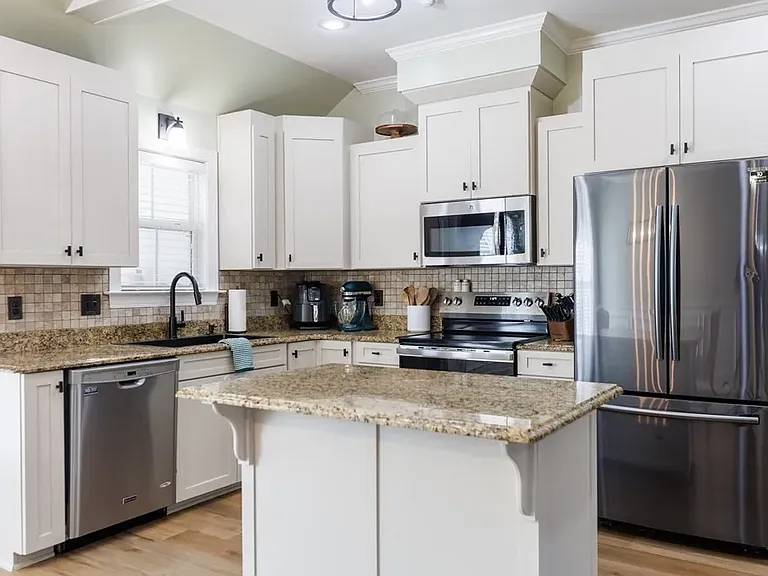 901 Sugarberry Dr — Photo 8