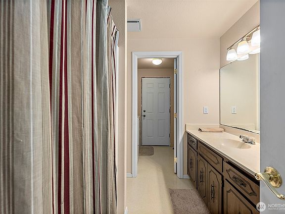 5th image of 13822 109th Avenue Ct E