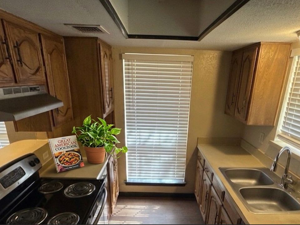1st image of 5110 Shoregate Dr
