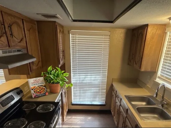 5110 Shoregate Dr, Garland, TX 75043